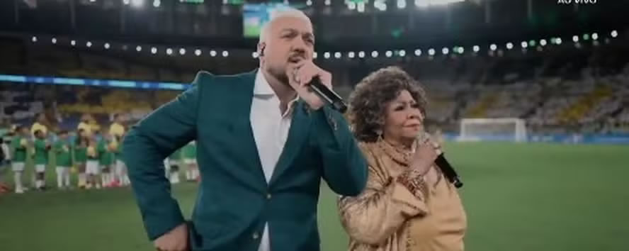 🎤 Alcione explica falha durante Hino Nacional no Maracanã e aponta problema técnico de áudio