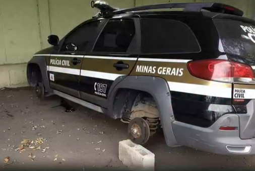🚔 Viatura oficial tem rodas furtadas dentro de pátio de delegacia em Ipatinga