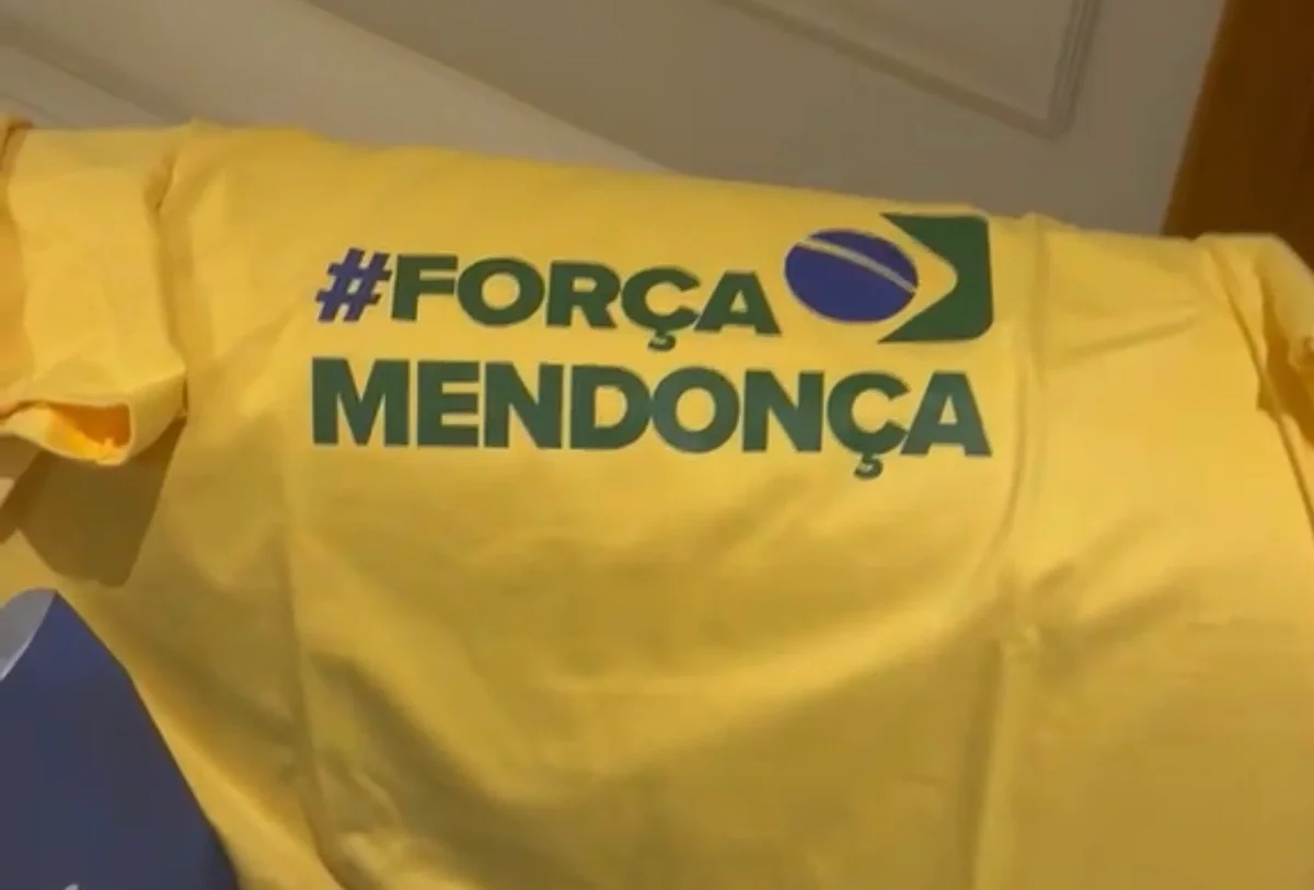 🇧🇷 Prefeito de São Paulo distribui camisetas de apoio a André Mendonça em ato de 7 de Setembro