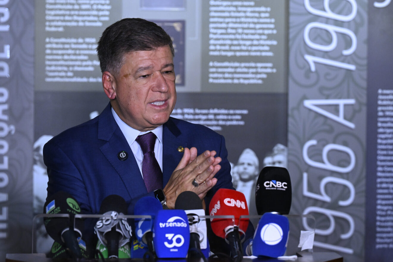 ⚖️ Carlos Viana anuncia pedido de impeachment contra Flávio Dino após decisão sobre a PF