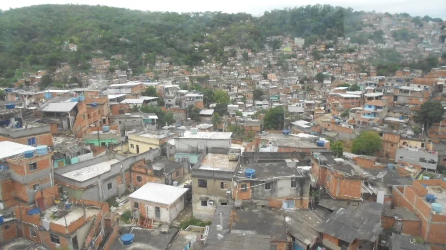🚨 Menina de 5 anos é baleada durante comemoração na Zona Norte do Rio