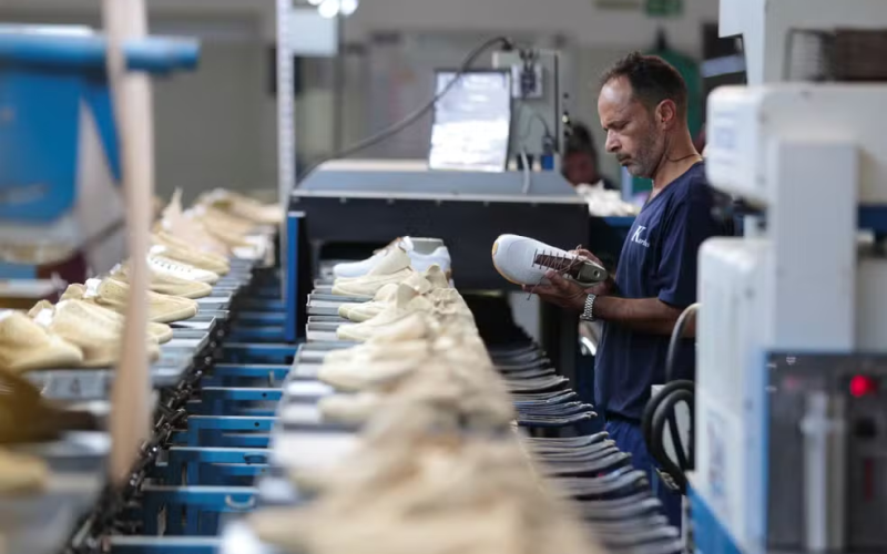 🏭📉 PRODUÇÃO INDUSTRIAL TEM PIOR AGOSTO DESDE 2015, APONTA CNI