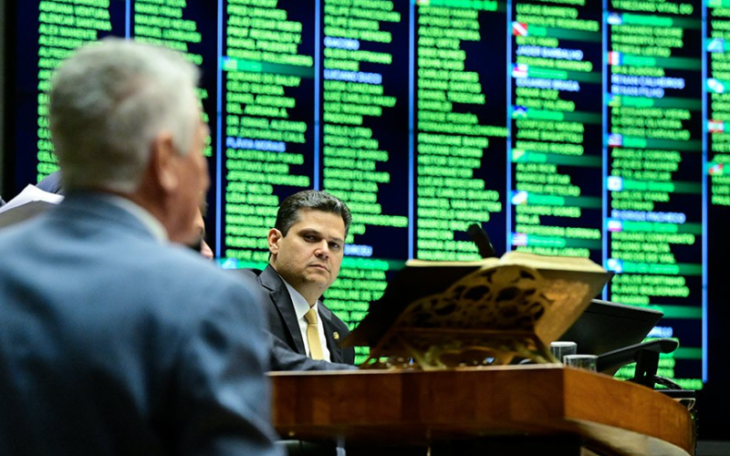 🏛️ Congresso derruba veto e abre caminho para redução de penas do 8 de janeiro