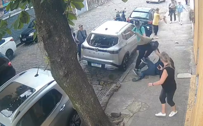 🚨 Turista alemão fica ferido ao reagir a assalto em Santa Teresa, no Rio