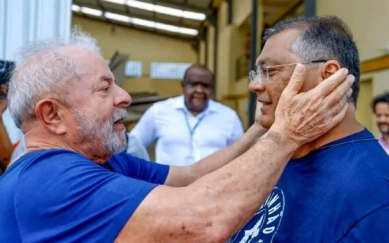 ⚖️ PT pede investigação sobre possível interferência estrangeira nas eleições; Flávio Bolsonaro acusa tentativa de “golpe”