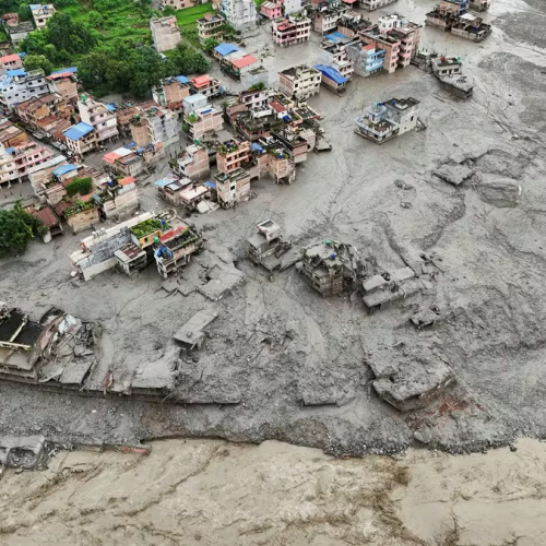🌊 Tragédia no Nepal e no Tibete deixa 362 mortos e quase 1.500 desaparecidos