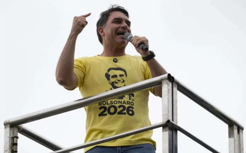 🗳️📊 PESQUISA GERP MOSTRA FLÁVIO BOLSONARO COM 46% E LULA COM 44% DOS VOTOS VÁLIDOS