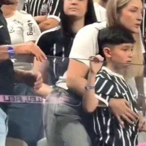 ⚽🚔 Torcedor mirim é escoltado pela polícia após ser hostilizado por parte da torcida do Corinthians