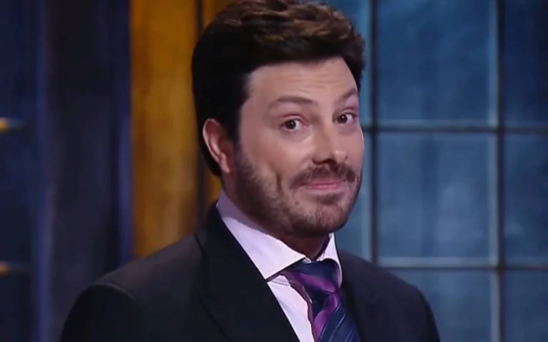 Danilo Gentili é acionado na Justiça após publicidade; apresentador nega irregularidades