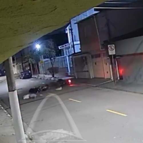🚨 Colisão entre duas motocicletas deixa vítimas feridas em Osasco