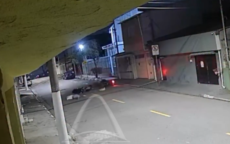 🚨 Colisão entre duas motocicletas deixa vítimas feridas em Osasco