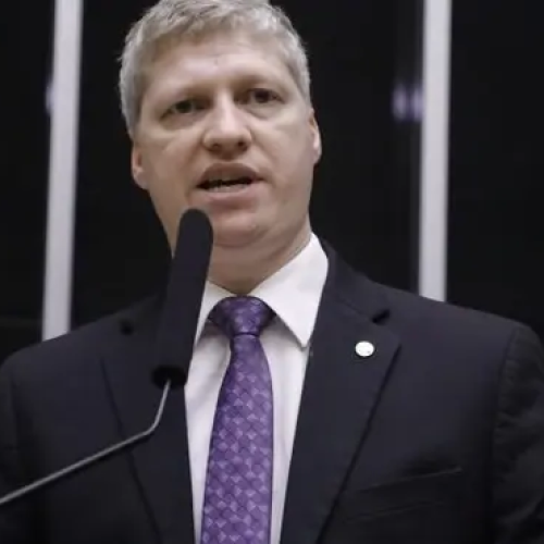 📰 Caso na Câmara envolve discussão entre deputado e assessor militar