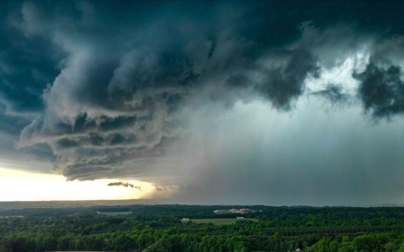 🌧️🚨 FRENTE FRIA AVANÇA PELO BRASIL E DEIXA SEIS ESTADOS SOB ALERTA PARA TEMPORAIS