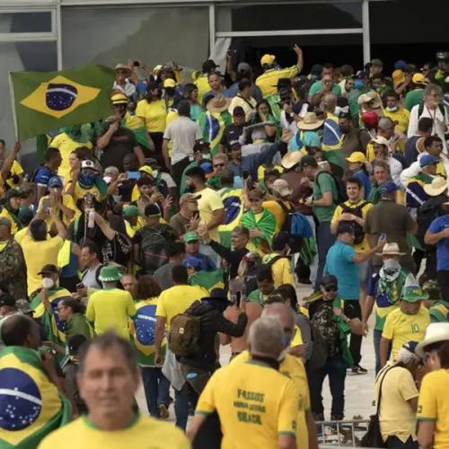 🧾 Defesas de condenados pelos atos de 8 de janeiro preparam pedidos de redução de pena após mudança em lei de dosimetria