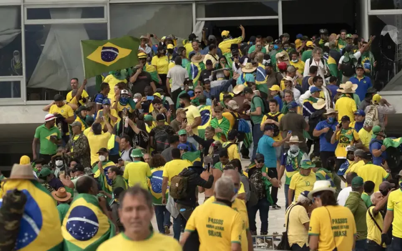🧾 Defesas de condenados pelos atos de 8 de janeiro preparam pedidos de redução de pena após mudança em lei de dosimetria