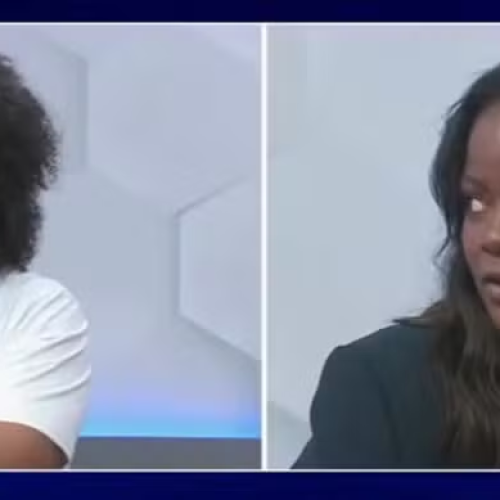 Candidata do PL interrompe adversário, ri durante debate e cita Lula ao justificar atitude