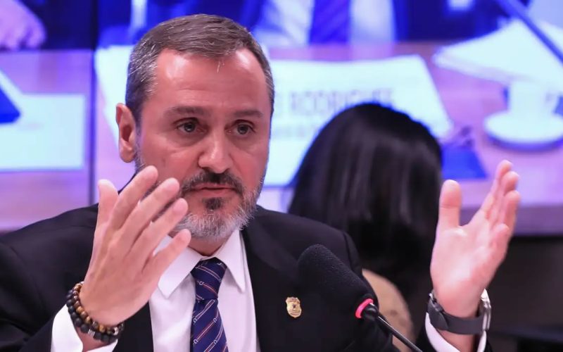 ⚖️ PF retira credenciais de agente dos EUA no Brasil após medida semelhante contra delegado brasileiro