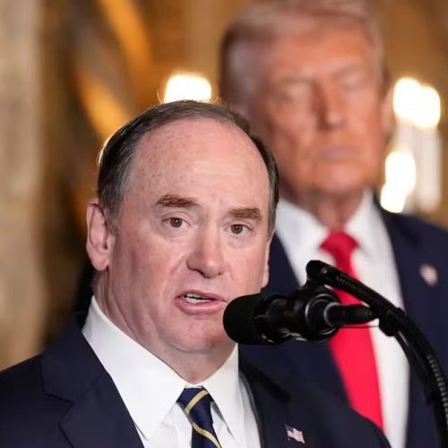 🇺🇸 Geopolítica: Trump promove mudanças no alto comando militar dos EUA em meio a guerra