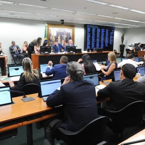 ⚖️ CCJ da Câmara deve votar PEC que reduz maioridade penal para 16 anos nesta terça-feira