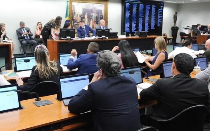 ⚖️ CCJ da Câmara deve votar PEC que reduz maioridade penal para 16 anos nesta terça-feira