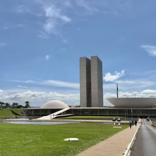 🏛️ Governo empenha R$ 12 bilhões em emendas antes de sabatina no Senado