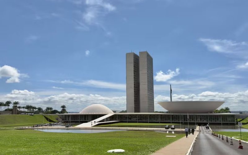 🏛️ Governo empenha R$ 12 bilhões em emendas antes de sabatina no Senado