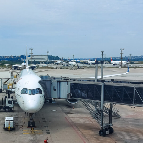 🛃 PF apreende relógios e ampolas com material biológico não identificado no Aeroporto de Guarulhos