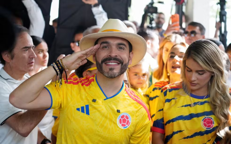 🇨🇴 COLÔMBIA: Abelardo de la Espriella toma posse com promessa de endurecer combate ao crime e aproximar país dos EUA