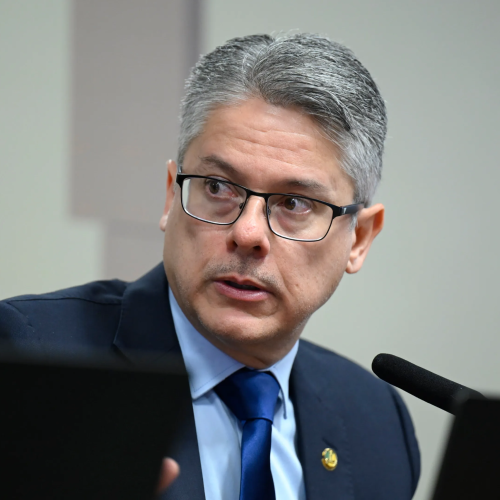 ⚖️ Alessandro Vieira acusa Dino de enfraquecer Fachin e critica atuação do STF