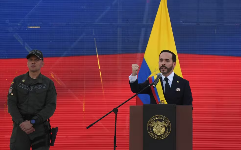 🌎🇨🇴 ABELARDO DE LA ESPRIELLA TOMA POSSE NA COLÔMBIA E PROMETE GUINADA À DIREITA COM “MÃO DE FERRO” CONTRA O CRIME