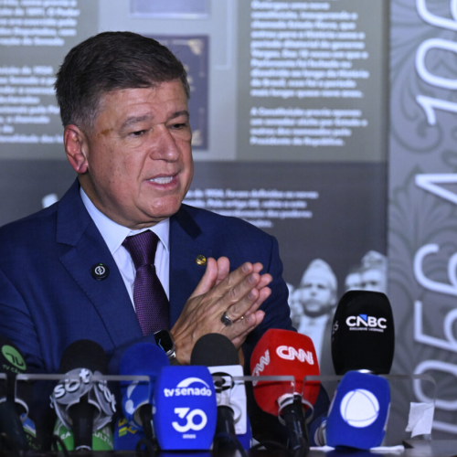 ⚖️ Carlos Viana anuncia pedido de impeachment contra Flávio Dino após decisão sobre a PF