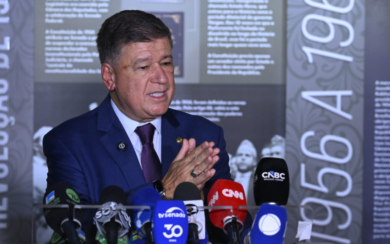 ⚖️ Carlos Viana anuncia pedido de impeachment contra Flávio Dino após decisão sobre a PF
