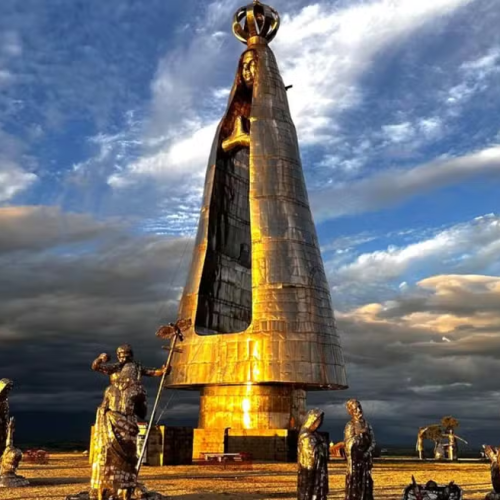 🙏 Estátua de Nossa Senhora Aparecida, com 50 metros, supera a altura do Cristo Redentor