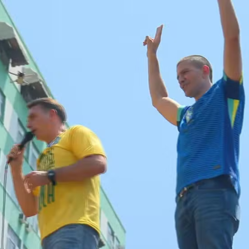 🇧🇷 Flávio Bolsonaro promete receber faixa presidencial do pai e propõe reduzir maioridade penal para 16 anos