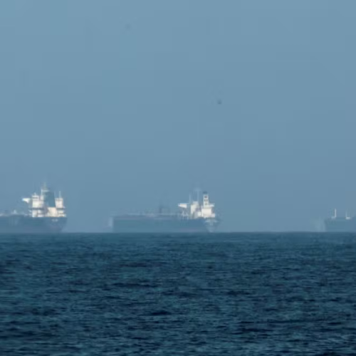 ⚓ Estreito de Ormuz opera sob forte restrição após alerta sobre minas navais e risco à navegação