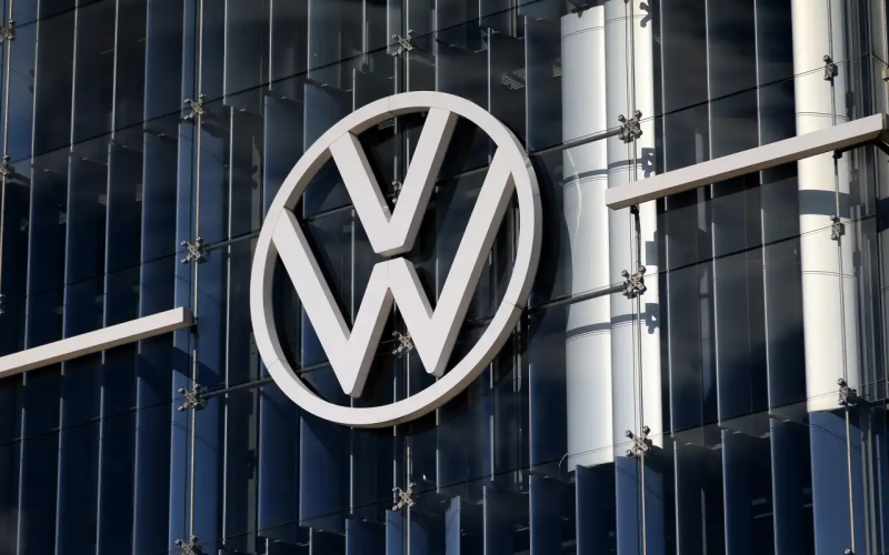 🚗 Volkswagen avalia reestruturação global com possíveis cortes de até 100 mil empregos