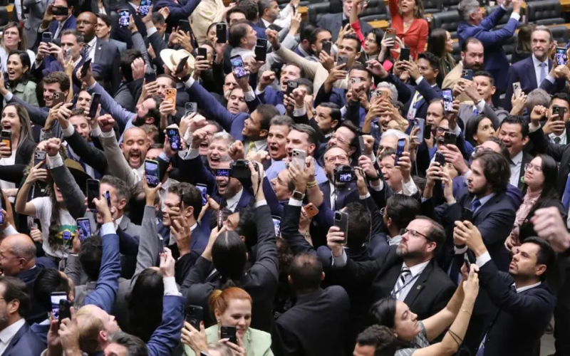 🏛️ Congresso derruba veto de Lula ao PL da dosimetria; veja como votaram deputados e senadores