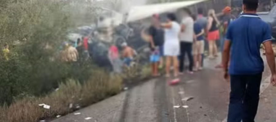 🚨 Tragédia na BR-116: Acidente entre caminhão e van mata 16 integrantes da mesma família na Bahia