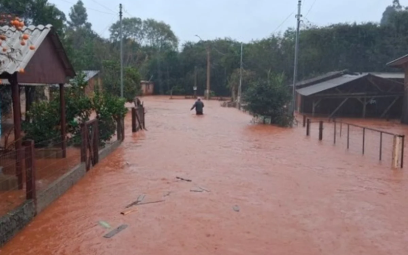 🌧️ Chuvas Intensas no Rio Grande do Sul Deixam Estragos, Desalojados e Mantêm Estado em Alerta