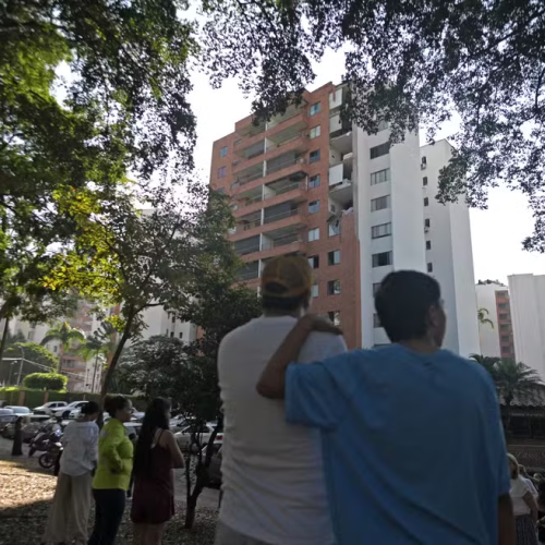 🌎 INTERNACIONAL / DESASTRES NATURAIS: TERREMOTO DE MAGNITUDE 7,4 ATINGE A COLÔMBIA, DEIXA FERIDOS E CAUSA DANOS