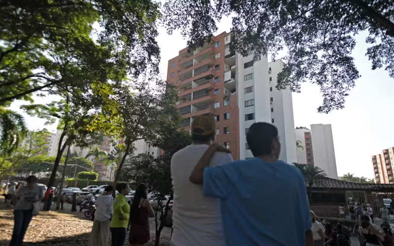 🌎 INTERNACIONAL / DESASTRES NATURAIS: TERREMOTO DE MAGNITUDE 7,4 ATINGE A COLÔMBIA, DEIXA FERIDOS E CAUSA DANOS