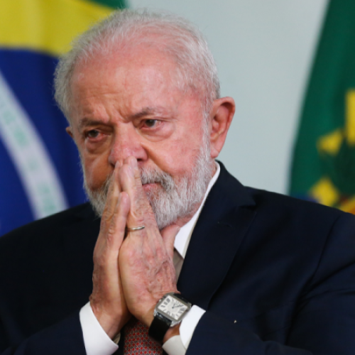 📊 Política: Pesquisa mostra desaprovação ao governo Lula em 50%, aponta PoderData/AYA