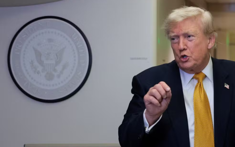 🌍 Trump diz que EUA vão assumir controle do Estreito de Ormuz e cobrar taxa de 20% sobre cargas