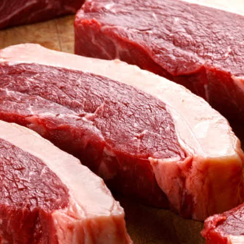 🇨🇳🥩 CHINA IMPÕE SOBRETAXA DE 55% SOBRE CARNE BOVINA BRASILEIRA FORA DA COTA