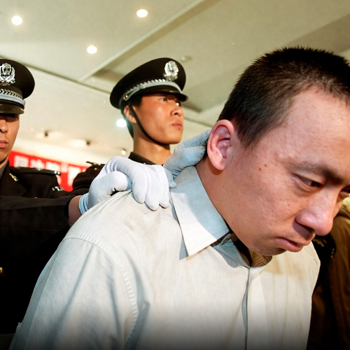 China reforça política de punição severa para crimes contra crianças