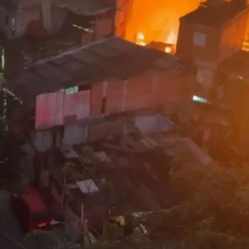 🔥 Incêndio de Grandes Proporções Devasta Moradias em Paraisópolis e Deixa Famílias Desabrigadas