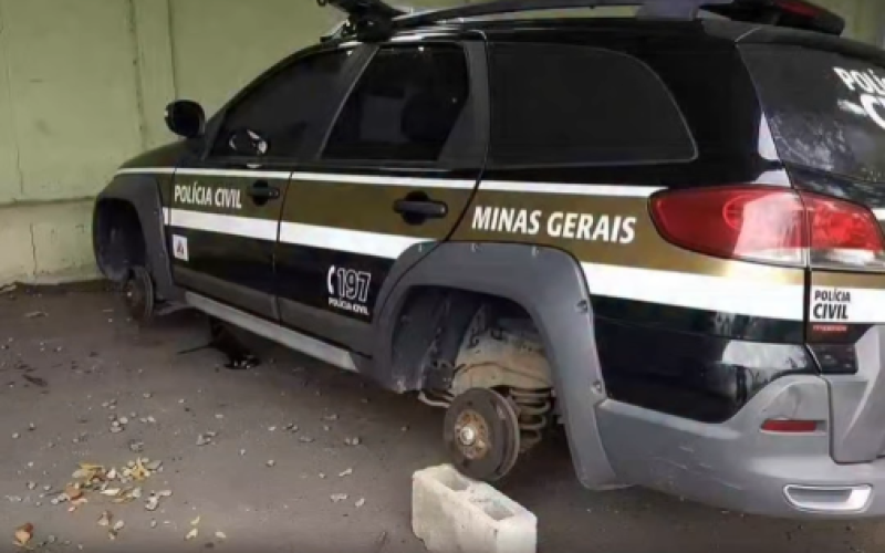 🚔 Viatura oficial tem rodas furtadas dentro de pátio de delegacia em Ipatinga