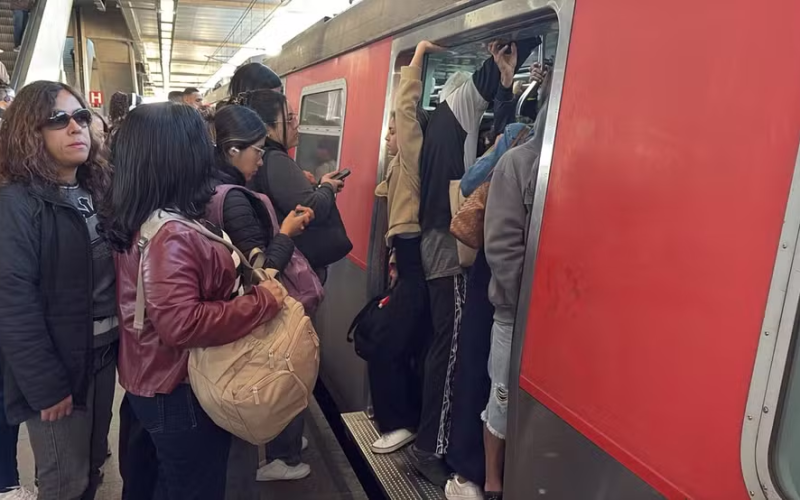 🚆 Transporte sobre trilhos tem falhas e causa lentidão em linhas da CPTM e Metrô em SP
