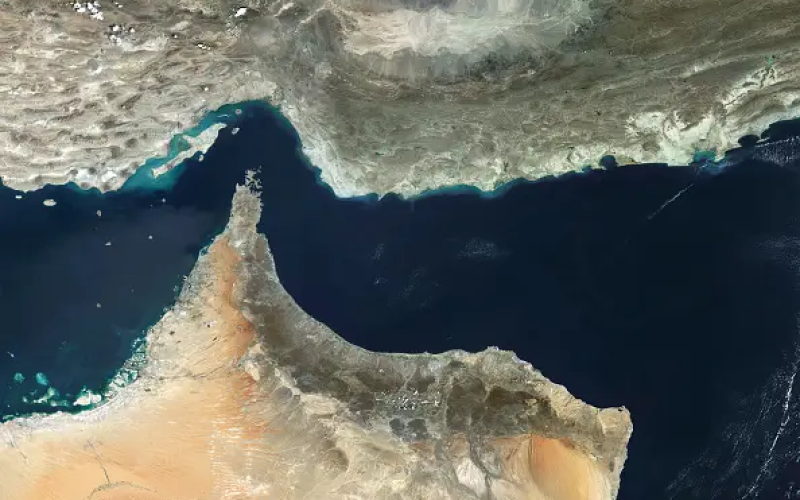 🌍 Tensão no Estreito de Ormuz reacende cenário da “Guerra dos Petroleiros”