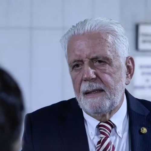 🏛️ Jaques Wagner Diz que Dólares Apreendidos pela PF São de Diárias do Senado e Afirma Ter Recebido Apoio de Lula